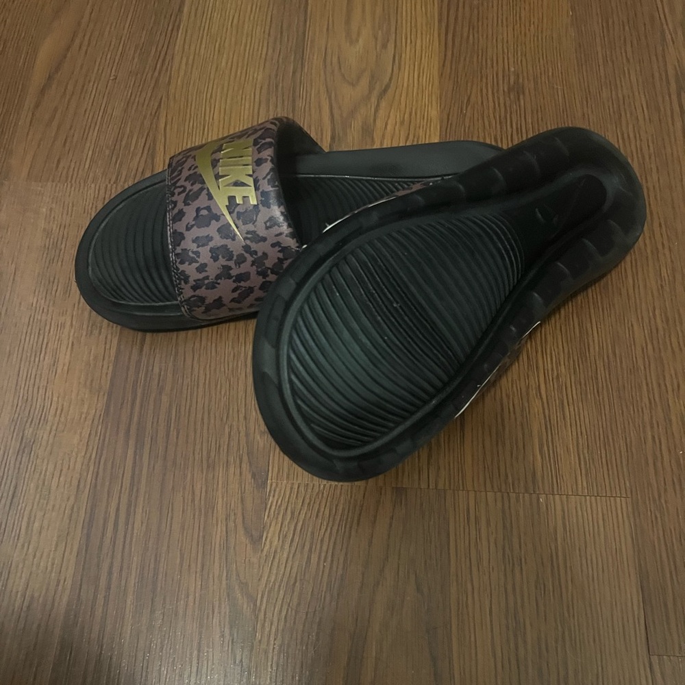 Nike leopard slides - Picture 2 of 3